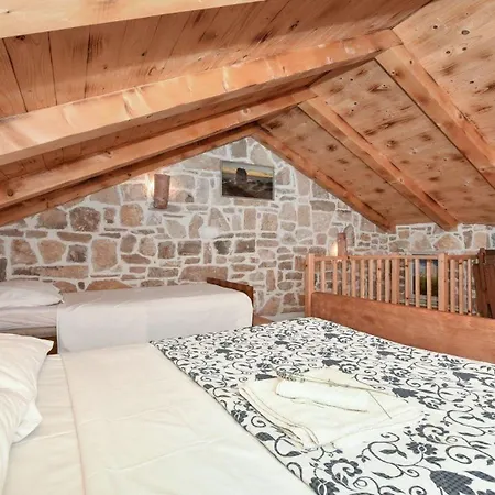 Tatil Evi Ferienhaus In Privlaka Mit Grossem Balkon